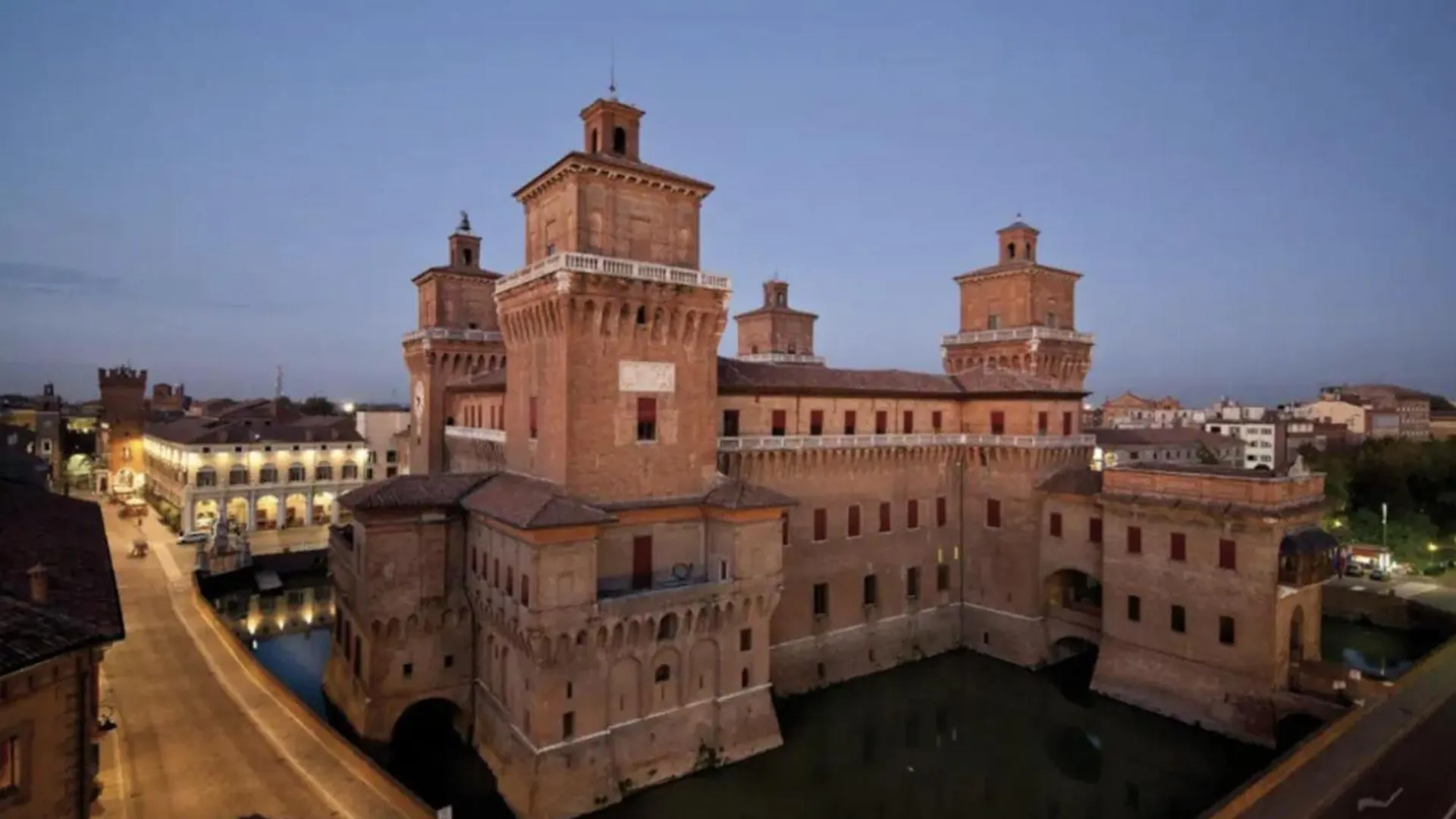 Ferrara Centro Apartment